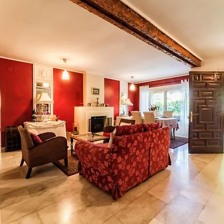 Family Al- Ana Marbella Ξενοδοχείο 3*