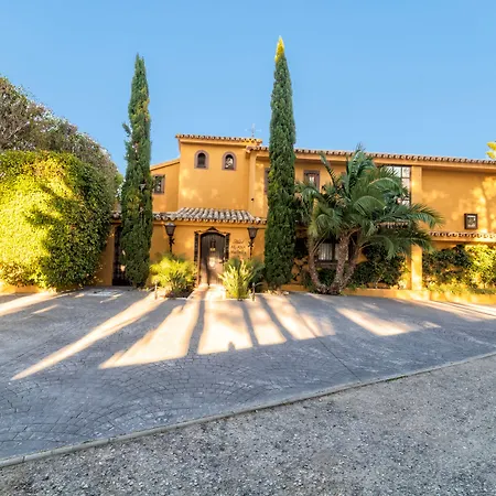 Family Al- Ana Marbella Szálloda