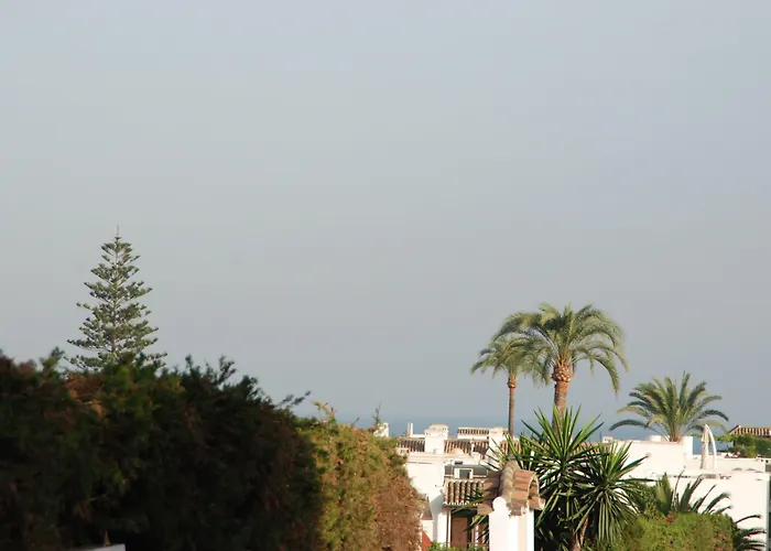 Family Al- Ana Marbella 3* Естепона