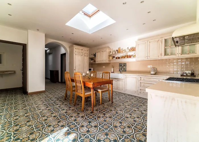 Family Al- Ana Marbella Готель Естепона