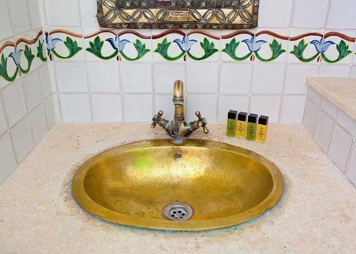 Family Al- Ana Marbella Готель 3*